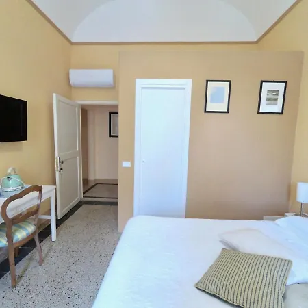 The Flower 招待所 3*